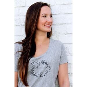 Everlane Tee with Kale Print size XS